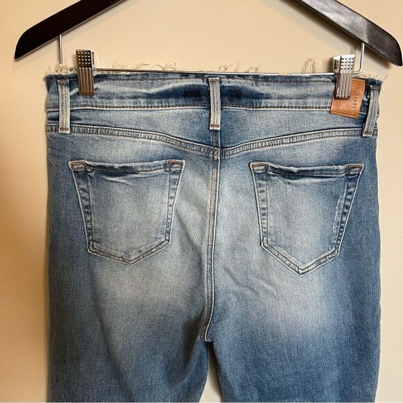 Level 99 Crop Step Frayed Hem - Picture 5 of 12